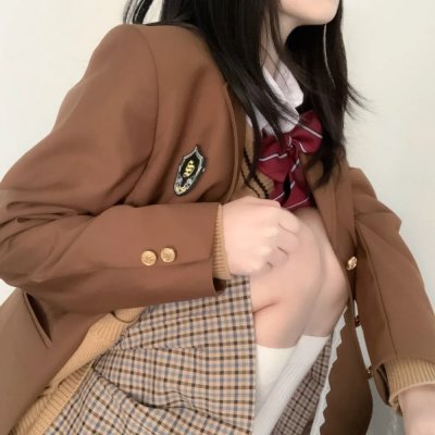 背带短裤丧尸来袭